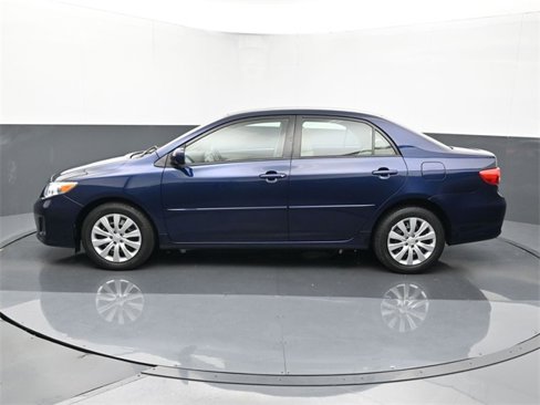 Used 2012 Toyota Corolla LE image 2