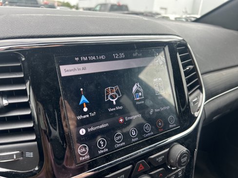 Used 2019 Jeep Grand Cherokee Limited w/ Trailer Tow Group IV image 32