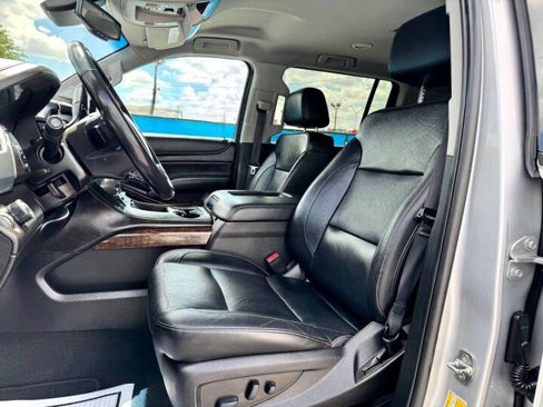 Used 2019 Chevrolet Suburban LT image 10