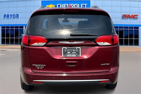 Used 2018 Chrysler Pacifica Limited image 6