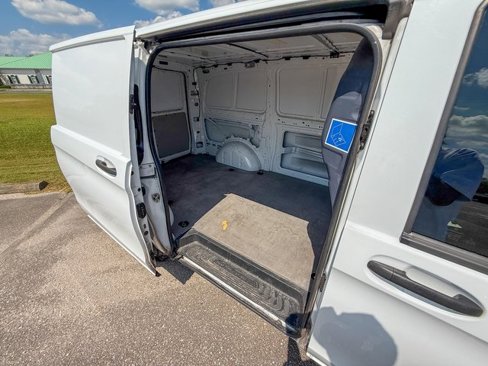 Used 2022 Mercedes-Benz Metris image 21