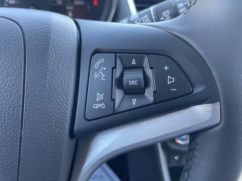 Used 2022 Chevrolet Trax LT w/ Premium Seat Package image 17