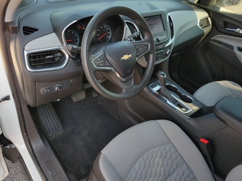 Used 2020 Chevrolet Equinox LS image 3