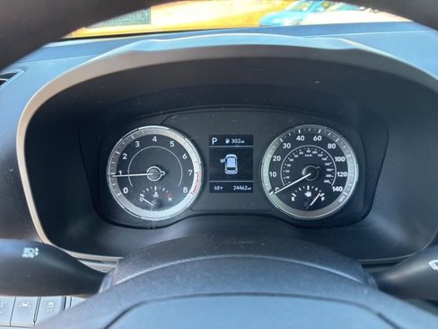 Certified 2022 Hyundai Venue SE image 9