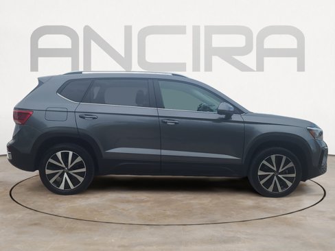 Used 2022 Volkswagen Taos SE image 11