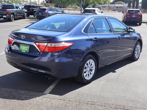 Used 2017 Toyota Camry LE image 7
