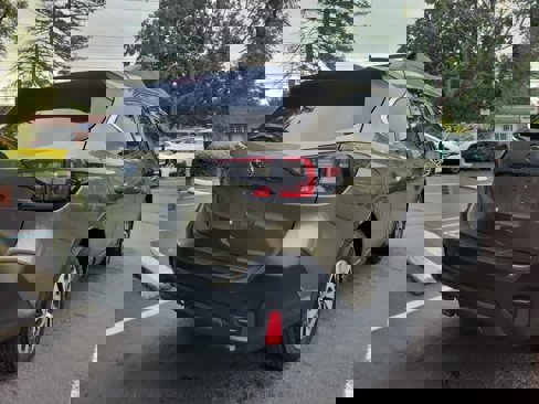 Used 2021 Subaru Outback Premium image 3