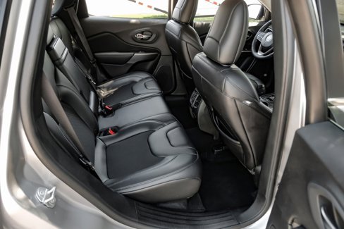 Used 2019 Jeep Cherokee Latitude Plus image 45