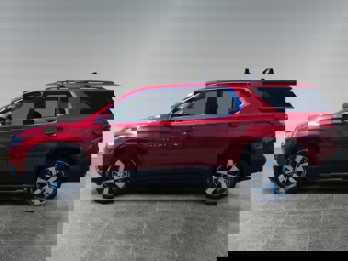 Used 2021 Chevrolet Traverse LT w/ LT Premium Package image 2