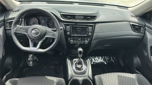 Used 2018 Nissan Rogue SV image 13