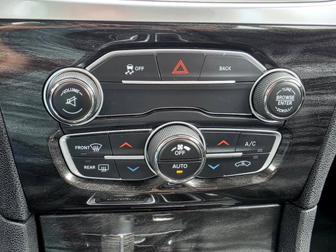 Used 2016 Chrysler 300 Limited image 28