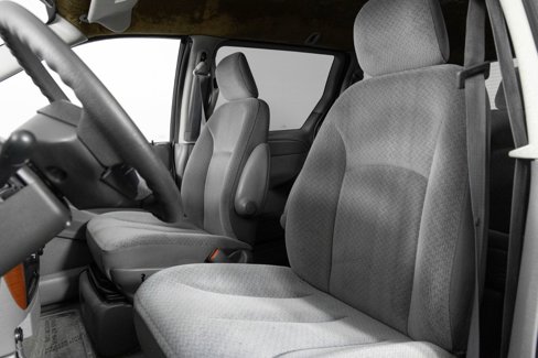 Used 2006 Chrysler Town & Country LX image 16
