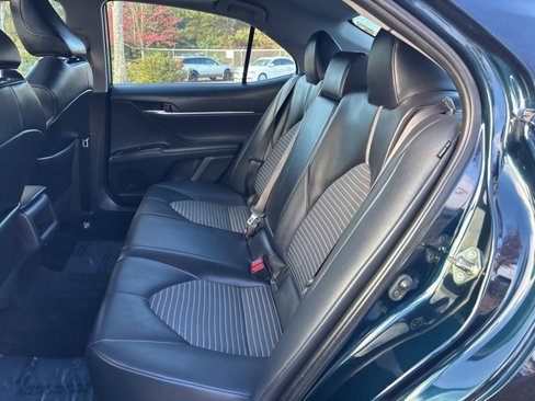 Used 2020 Toyota Camry SE image 9