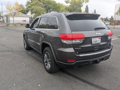Used 2018 Jeep Grand Cherokee Limited w/ Trailer Tow Group IV image 8