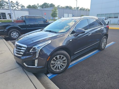 Used 2017 Cadillac XT5 Luxury image 1