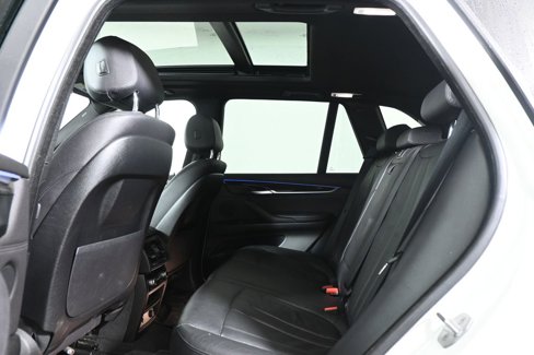 Used 2017 BMW X5 xDrive40e image 7