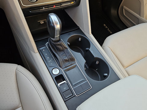 Used 2019 Volkswagen Atlas SE w/ Panoramic Sunroof Package image 14