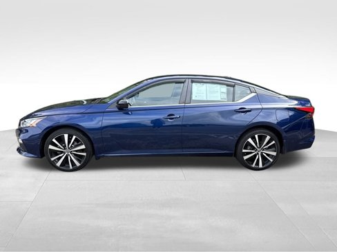 Used 2021 Nissan Altima 2.5 SR image 2