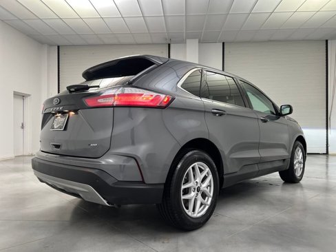 Used 2024 Ford Edge SEL image 7