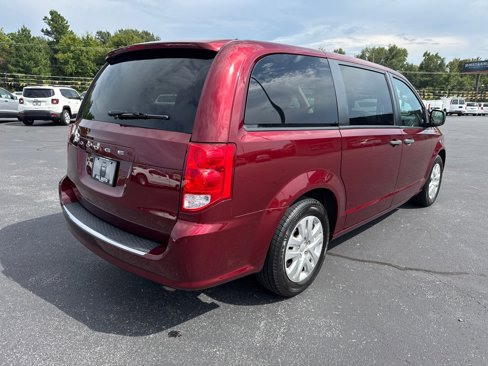 Used 2020 Dodge Grand Caravan SE w/ UConnect Hands-Free Group image 5