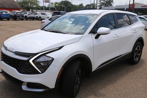 Used 2023 Kia Sportage LX image 9