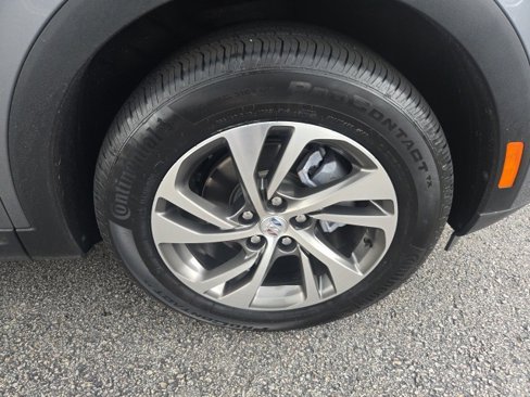 Used 2022 Buick Envision Essence w/ Technology Package I image 9