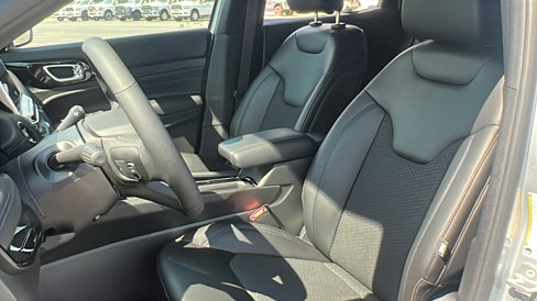 New 2025 Jeep Compass Latitude w/ Altitude Special Edition image 16