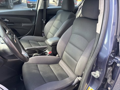 Used 2014 Chevrolet Cruze LT image 10