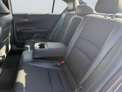 Used 2017 Honda Accord Sport image 13