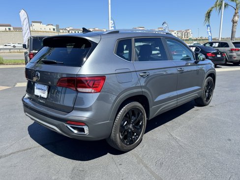Used 2023 Volkswagen Taos SE w/ Panoramic Sunroof Package image 10