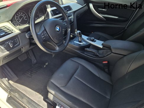 Used 2018 BMW 320i xDrive Sedan w/ Convenience Package image 18