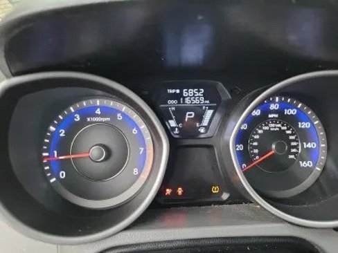 Used 2011 Hyundai Elantra GLS w/ Navigation Pkg 4 image 3