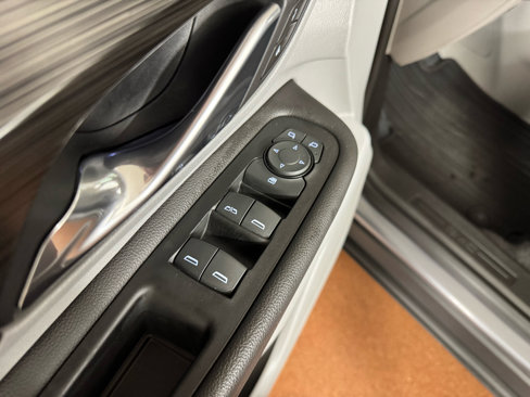 Used 2019 GMC Terrain SLT w/ Preferred Package image 17