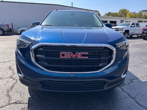 Used 2020 GMC Terrain SLE w/ Driver Convenience Package image 4