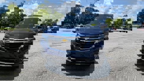 Used 2023 Chevrolet Equinox LT image 3