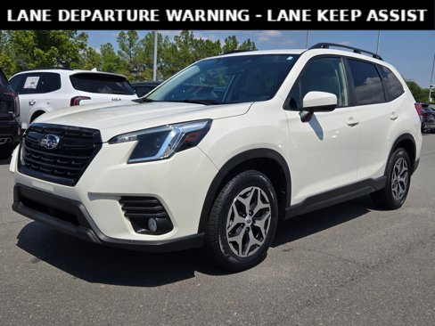 Used 2023 Subaru Forester Premium image 3