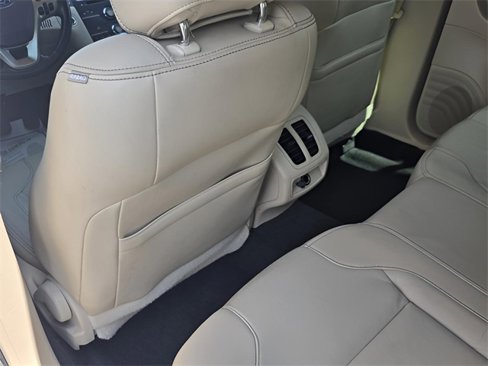 Used 2015 Ford Taurus SEL w/ Equipment Group 201A image 28