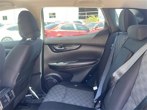 Used 2021 Nissan Rogue Sport SV image 16