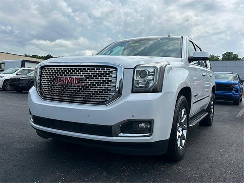 Used 2016 GMC Yukon Denali w/ Open Road Package image 3