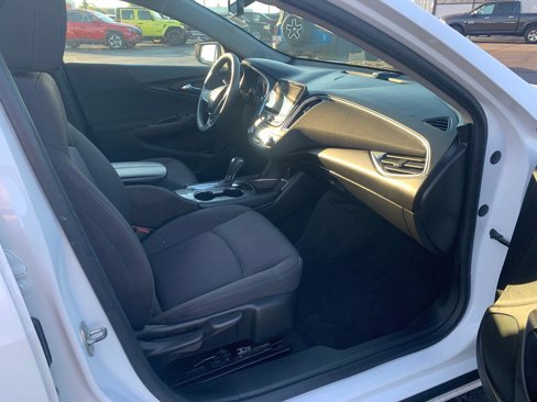 Used 2018 Chevrolet Malibu LT image 9