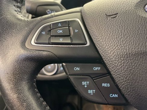 Used 2018 Ford Escape SE w/ SE Sport Appearance Package image 16