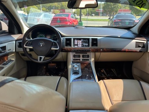 Used 2015 Jaguar XF Portfolio image 13