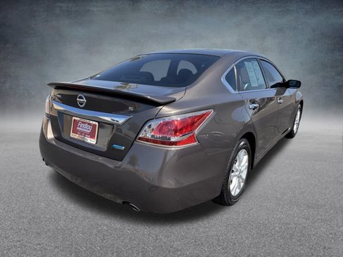 Used 2014 Nissan Altima 2.5 S w/ Sport Value Package image 8