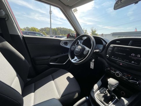 Certified 2024 Kia Soul LX w/ Option Group 015 image 17