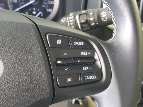 Certified 2022 Hyundai Venue SEL image 17