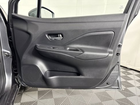 Used 2023 Nissan Versa SV image 12