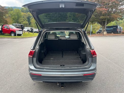 Used 2020 Volkswagen Tiguan SE image 19
