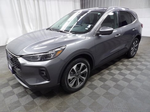 Used 2024 Ford Escape Platinum image 6