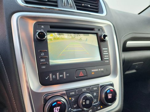 Used 2015 GMC Acadia SLT image 13