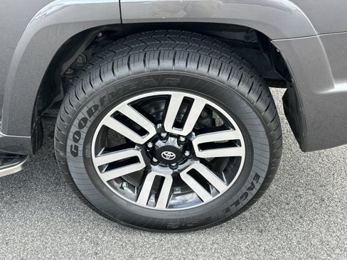 Used 2015 Toyota 4Runner 4WD image 19